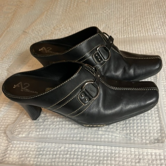 Aerosoles black clog heeled mules. Size7 - Picture 4 of 7